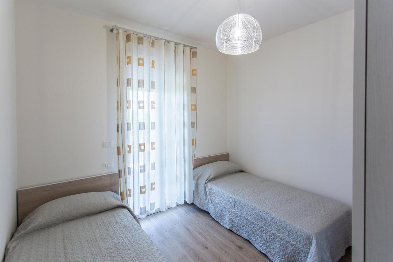 리도 디 예솔로 Immobiliare Jvl - Vm2 아파트 외부 사진